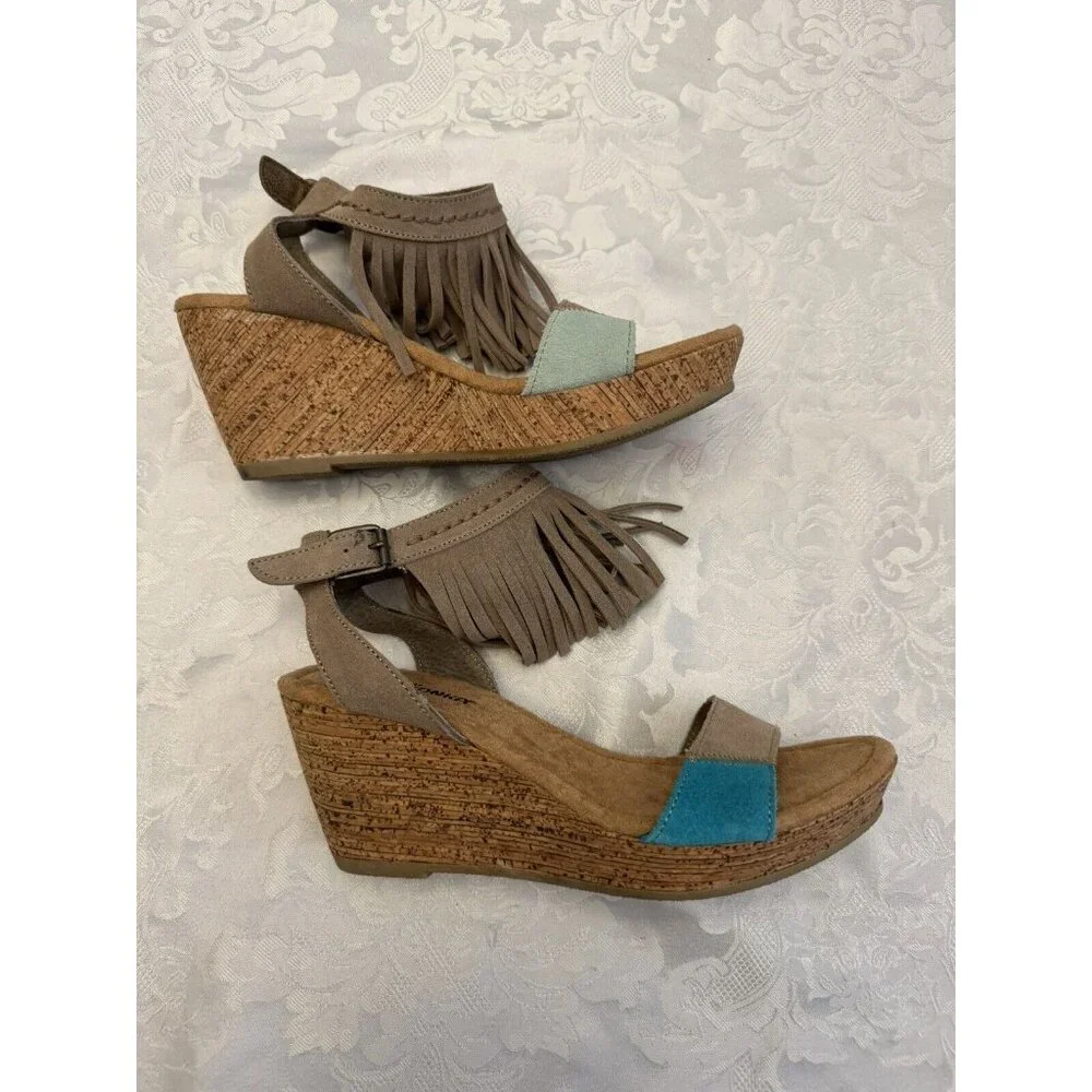Minnetonka‎ Poppy Size 9 Tan Aqua Blue Wedge Sandal Fringe Comfort 71327